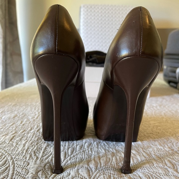YSL Tribtoo Leather Platform Pumps - Picture 8 of 14